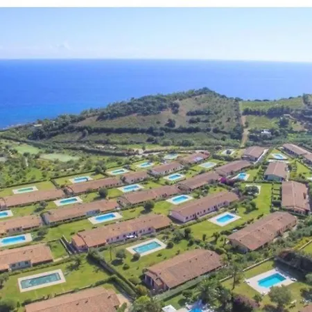 Agasi Piscina E Vista Mare Nyaraló *