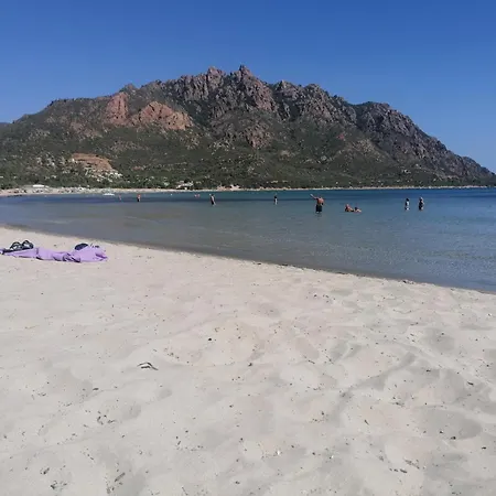 Agasi Piscina E Vista Mare Nyaraló