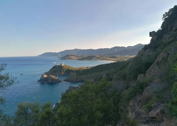 Agasi Piscina E Vista Mare 度假居 *
